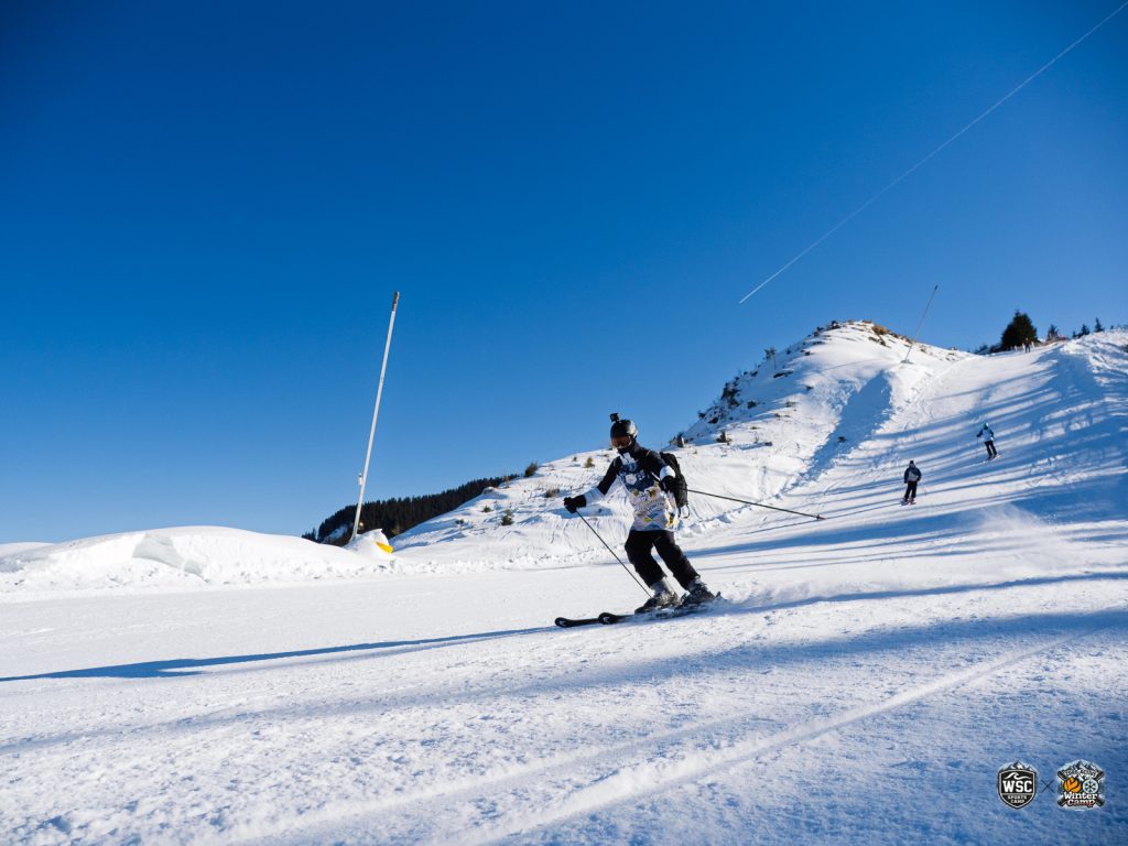 Jazda na nartach podczas obozu w Zell am See
